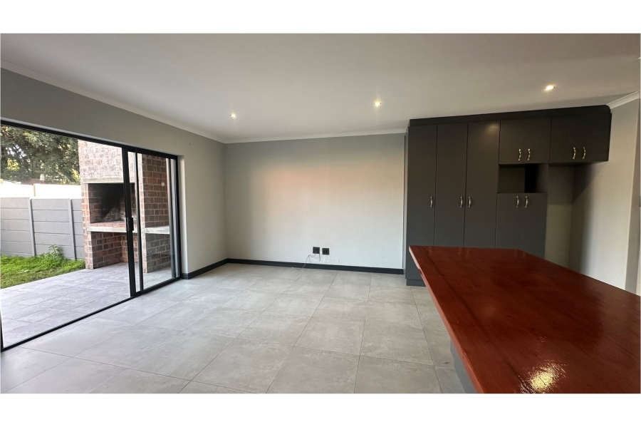 3 Bedroom Property for Sale in De Zoete Inval Western Cape